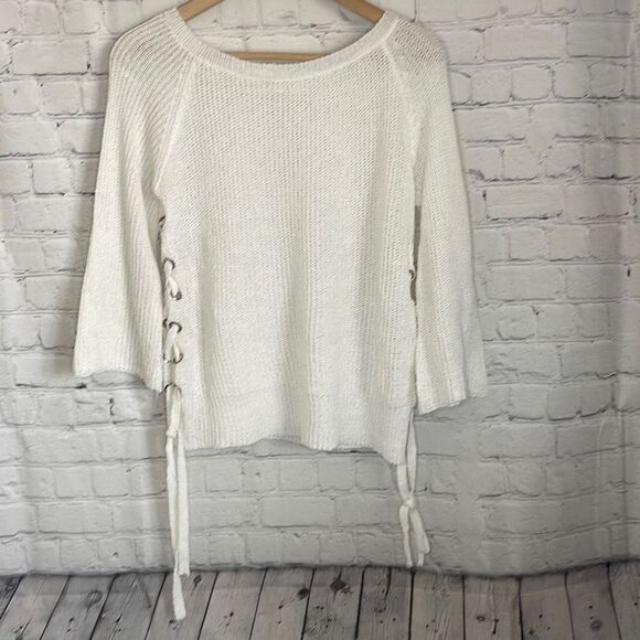 Main Strip White Women’s 3/4 Length Sleeve Sweater Side Lace up size small - Picture 1 of 7